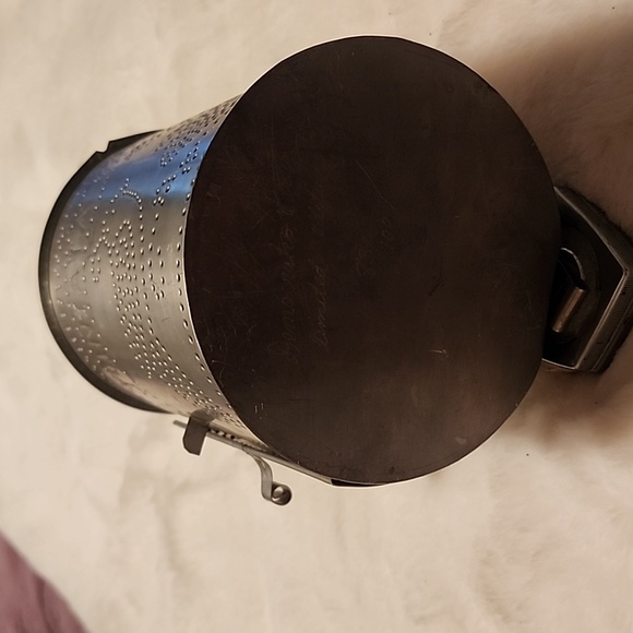 IRVINS TINWARE CO JUNIATA COUNTY PA 1993 CANDLE HOLDER 🕯 - Picture 9 of 10